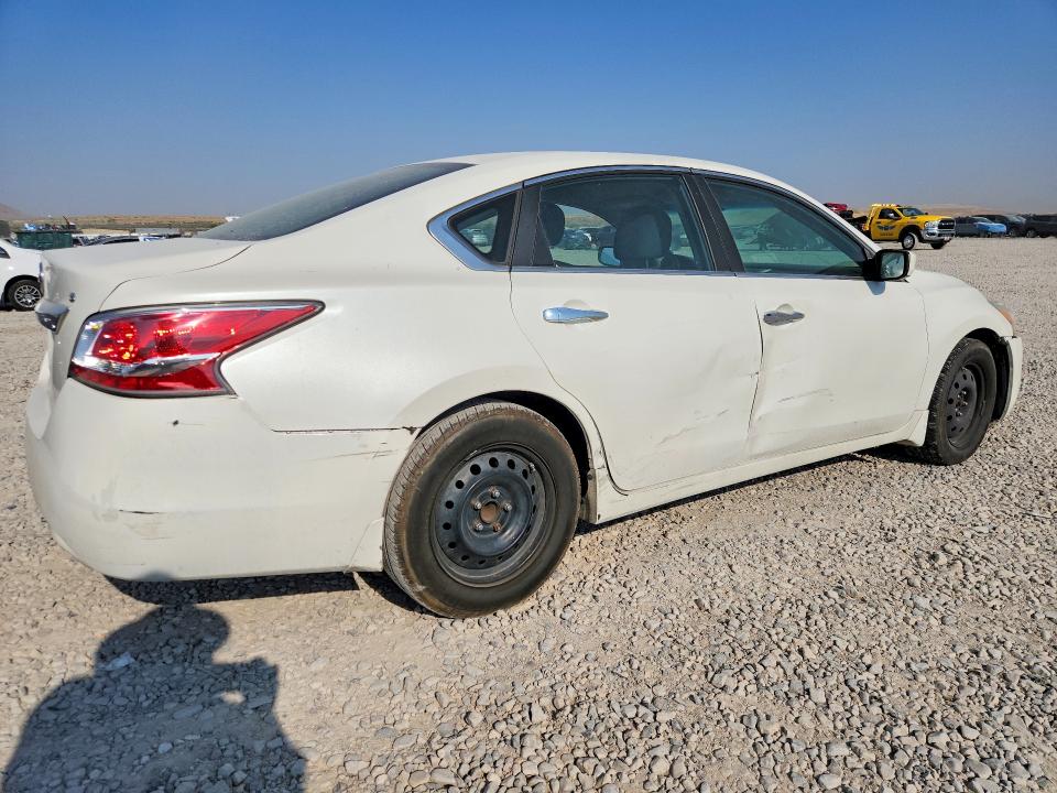 Photo 3 from auction – 2015 NISSAN ALTIMA with VIN 1N4AL3AP4FN330346