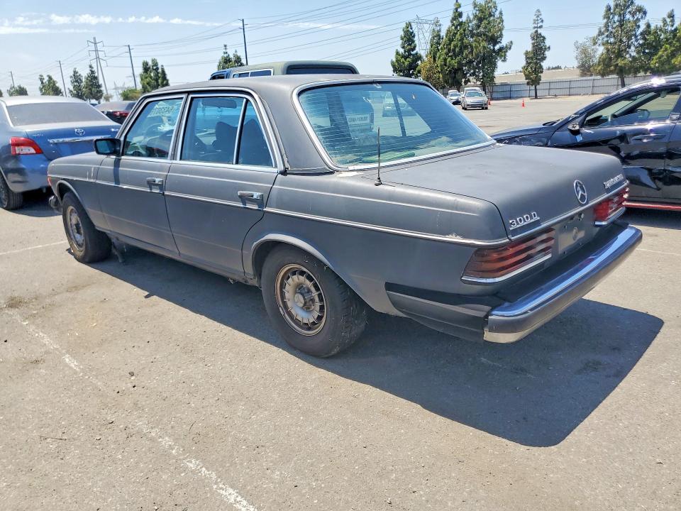 Photo 2 from auction – 1983 MERCEDES-BENZ 300 with VIN WDBAB33A2DB031019