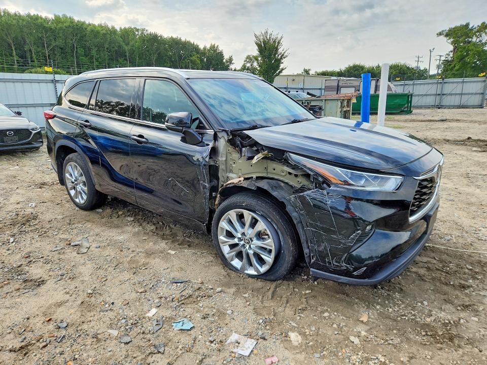 Photo 4 from auction – 2020 TOYOTA HIGHLANDER with VIN 5TDDZRBH4LS045149