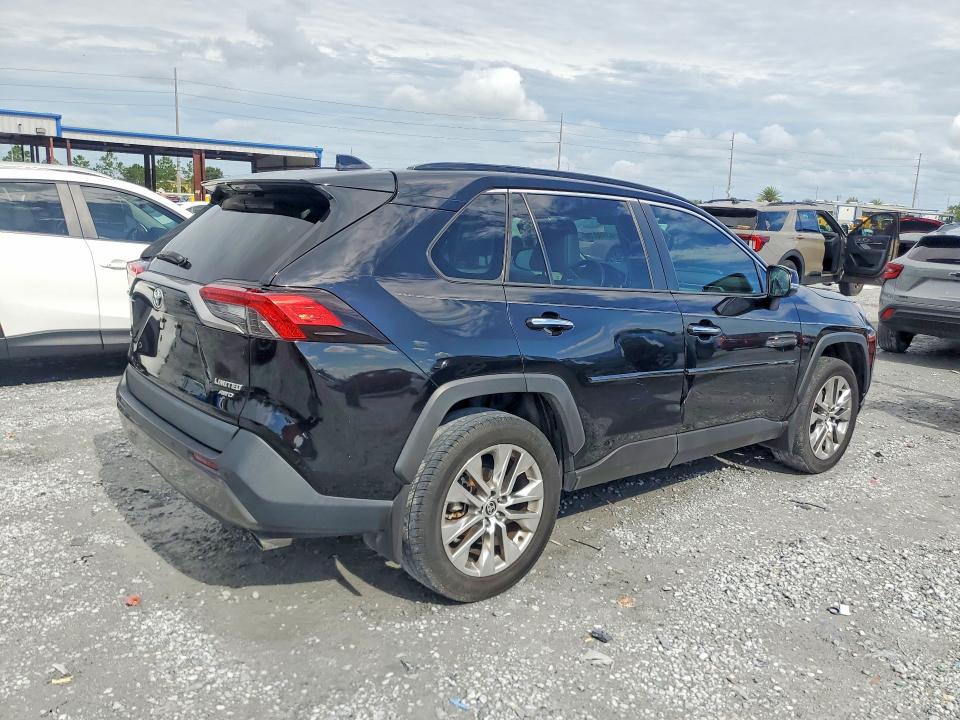Photo 3 from auction – 2021 TOYOTA RAV4 with VIN 2T3N1RFVXMC209565