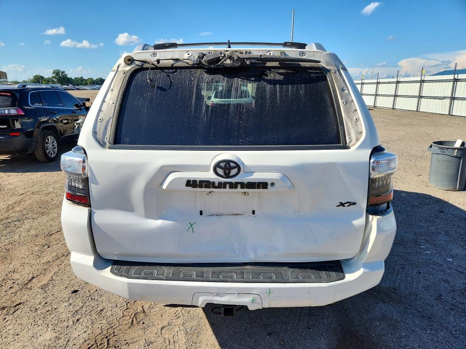 Photo 6 from auction – 2018 TOYOTA 4RUNNER with VIN JTEBU5JR0J5550712