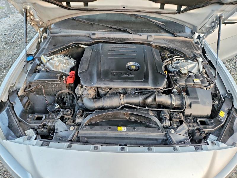 Photo 11 from auction – 2018 JAGUAR XE with VIN SAJAJ4FN2JCP24253