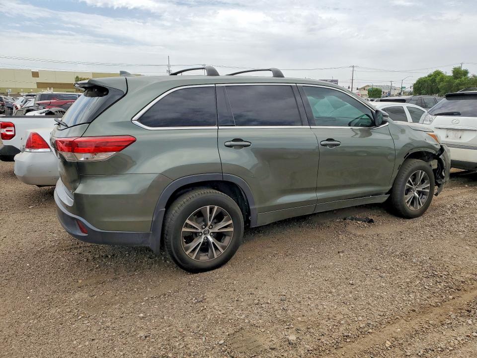Photo 3 from auction – 2018 TOYOTA HIGHLANDER with VIN 5TDBZRFH1JS838536