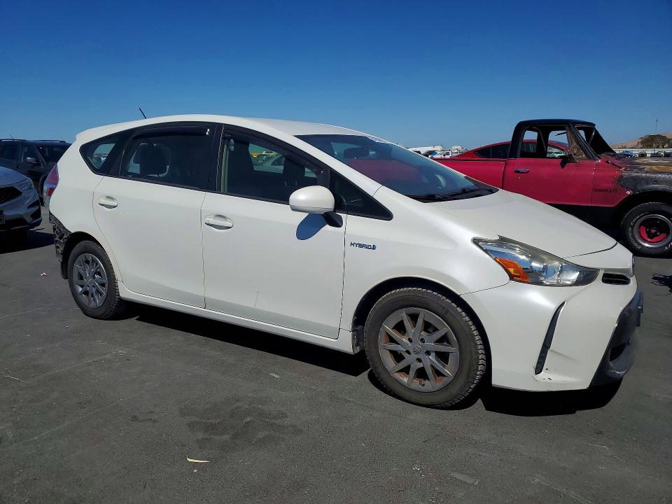 Photo 4 from auction – 2015 TOYOTA PRIUS V with VIN JTDZN3EU4FJ039358