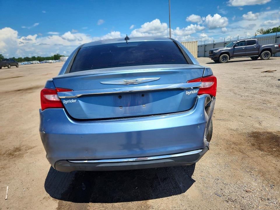 Photo 6 from auction – 2011 CHRYSLER 200 with VIN 1C3BC1FB4BN611948