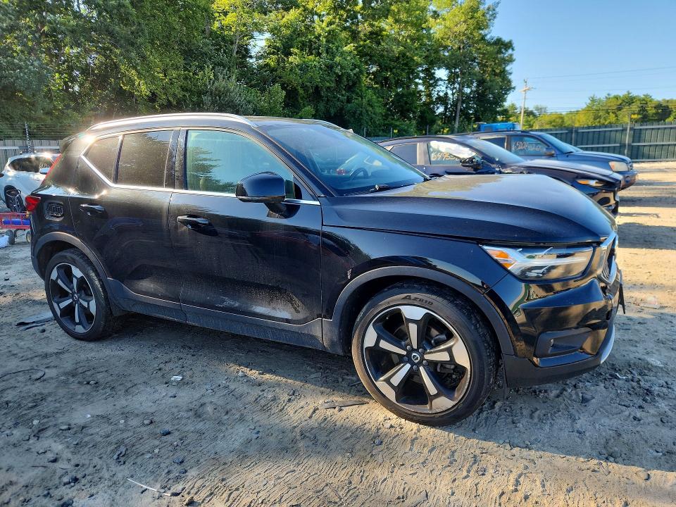 Photo 4 from auction – 2019 VOLVO XC40 with VIN YV4162UL8K2072796