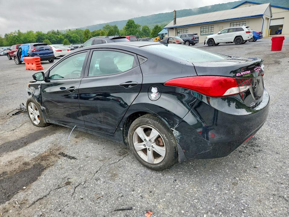 Photo 2 from auction – 2013 HYUNDAI ELANTRA with VIN 5NPDH4AE1DH407328