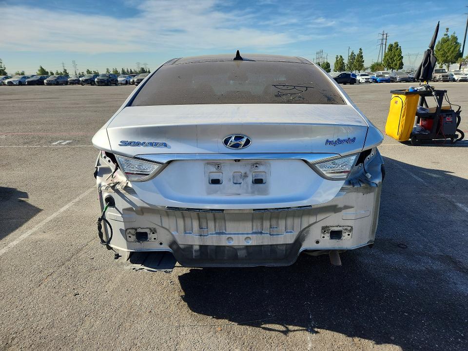 Photo 6 from auction – 2011 HYUNDAI SONATA with VIN KMHEC4A40BA007934
