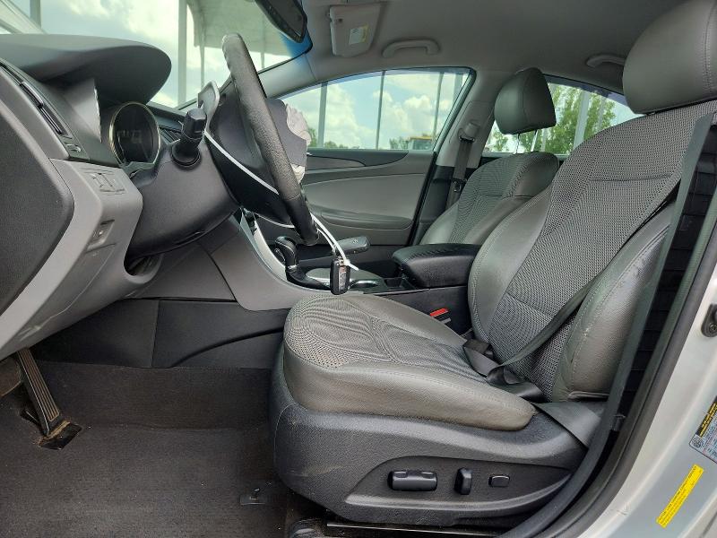 Photo 7 from auction – 2012 HYUNDAI SONATA with VIN 5NPEC4AC8CH500251