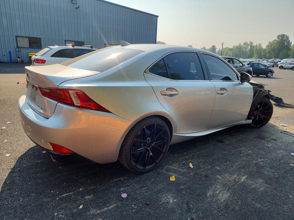 Photo 3 from auction – 2014 LEXUS IS with VIN JTHCF1D24E5011069