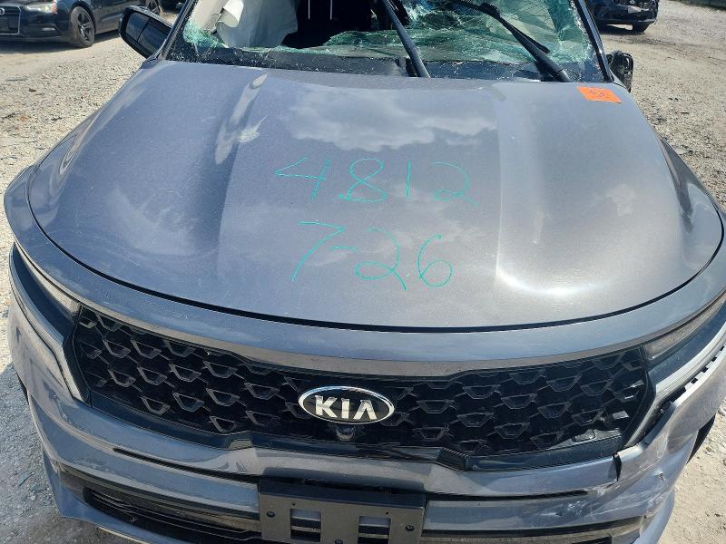 Photo 12 from auction – 2021 KIA SORENTO with VIN 5XYRK4LF3MG044812
