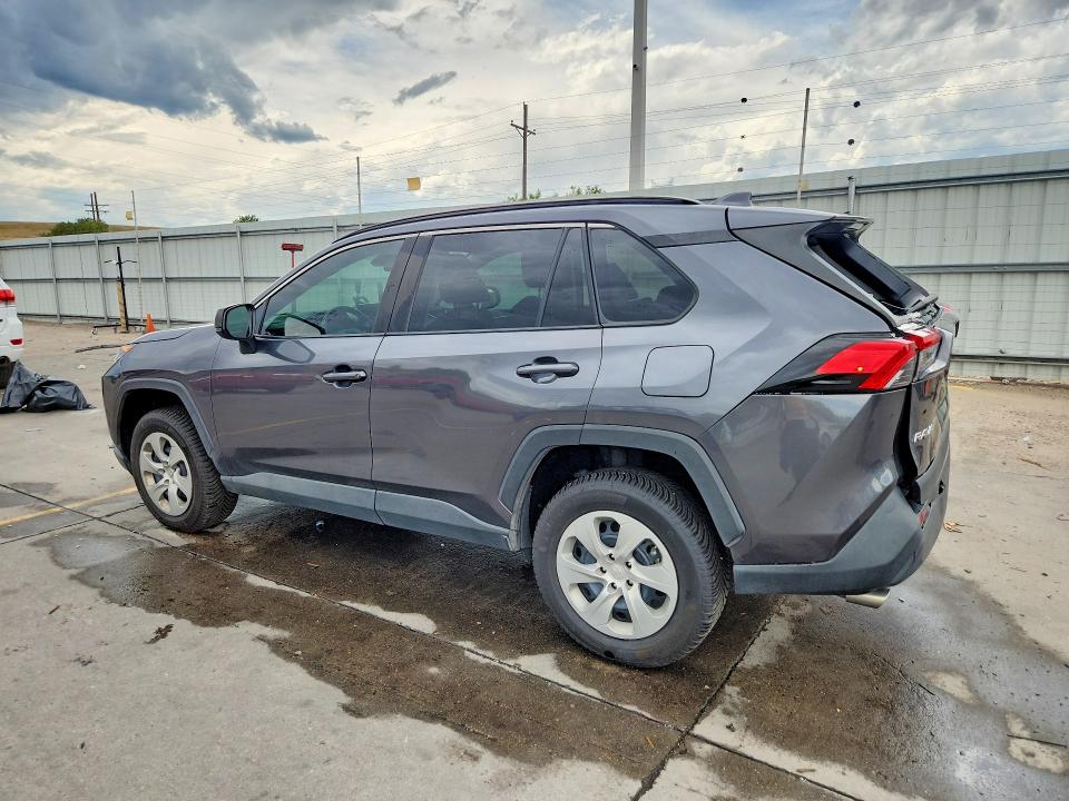 Zdjęcie 2 z aukcji – 2021 TOYOTA RAV4 z VIN 2T3F1RFV6MC155475