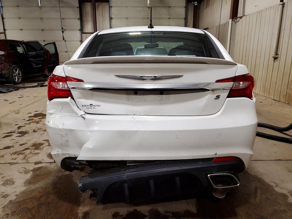 Photo 6 from auction – 2013 CHRYSLER 200 with VIN 1C3CCBCG9DN738031