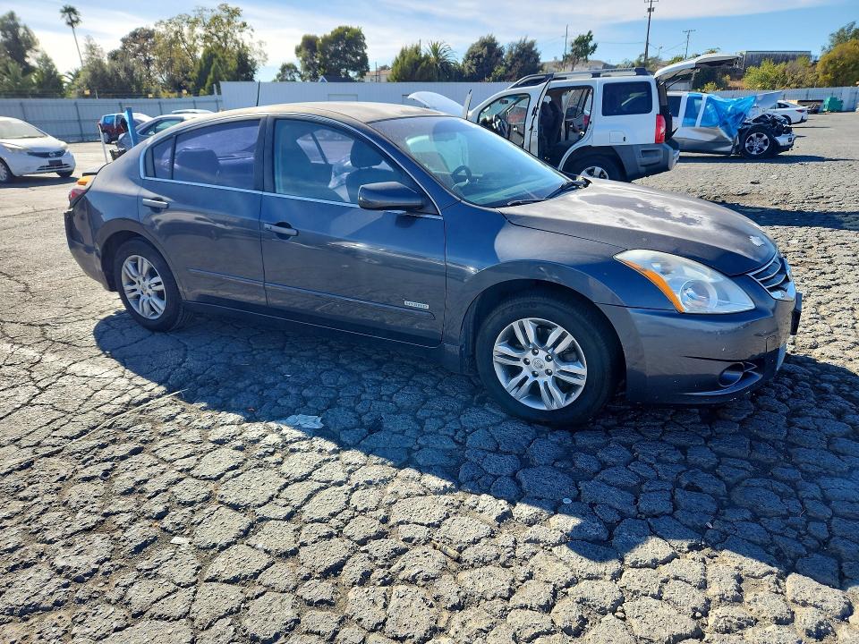 Photo 4 from auction – 2010 NISSAN ALTIMA with VIN 1N4CL2AP3AC123020