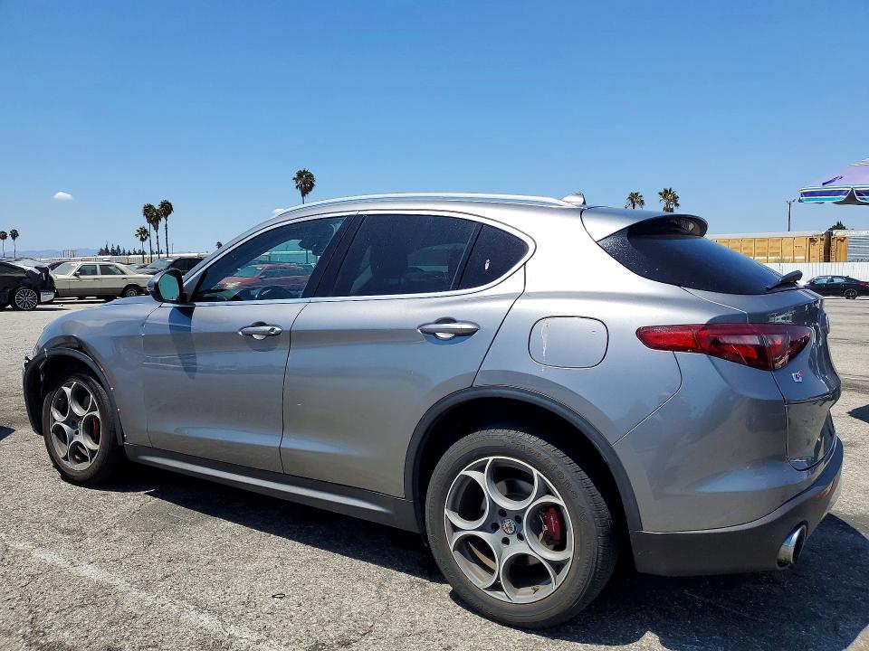 Photo 2 from auction – 2018 ALFA ROMEO STELVIO with VIN ZASFAKBN6J7B66843