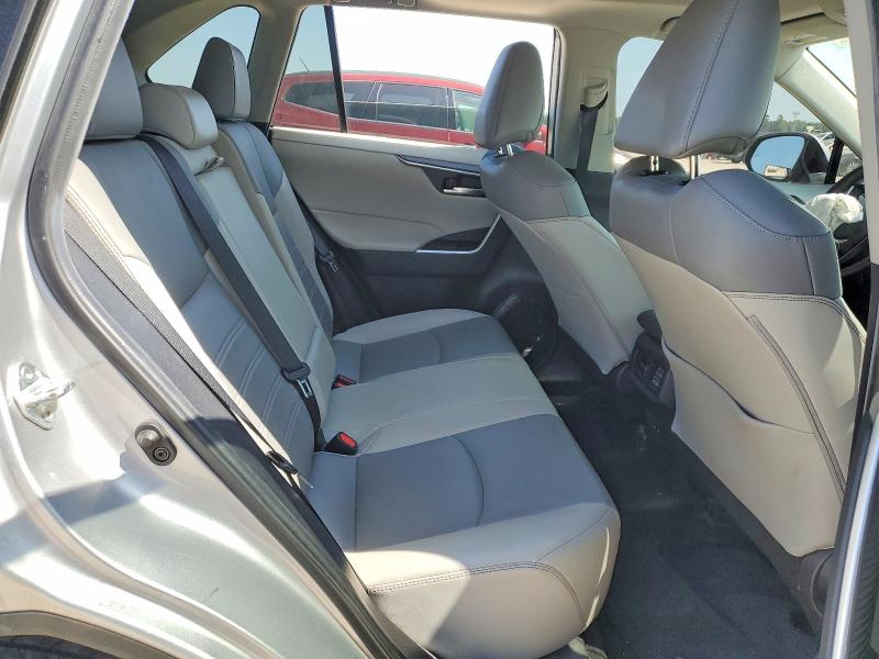 Photo 11 from auction – 2020 TOYOTA RAV4 with VIN 2T3C1RFV5LW081529