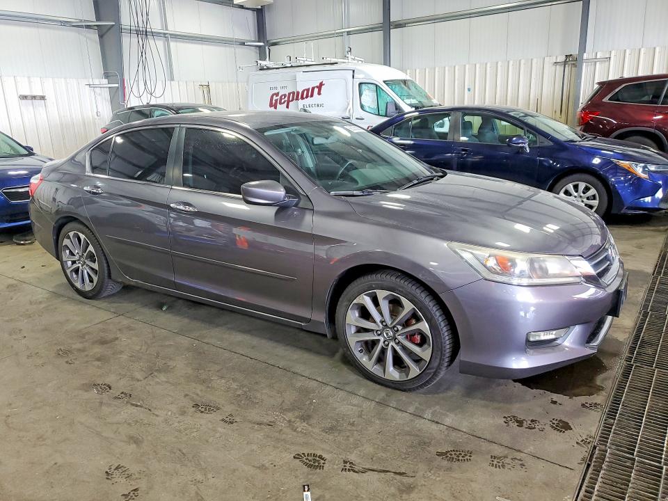 Photo 4 from auction – 2014 HONDA ACCORD with VIN 1HGCR2F53EA026824