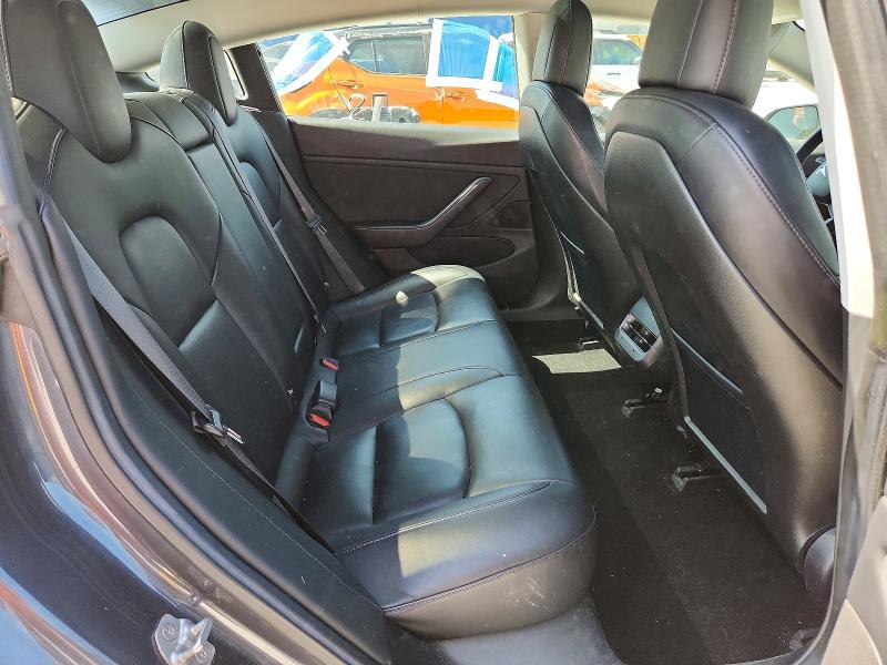 Photo 10 from auction – 2018 TESLA MODEL 3 with VIN 5YJ3E1EA5JF024013