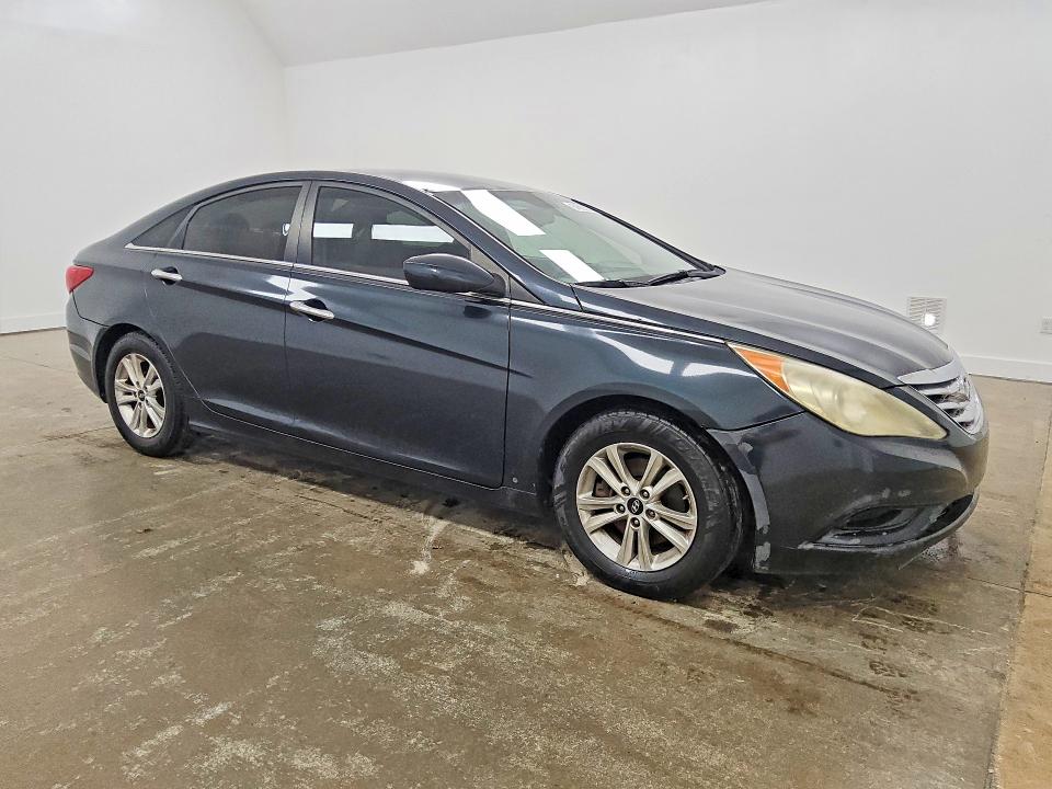 Photo 4 from auction – 2013 HYUNDAI SONATA with VIN 5NPEB4AC8DH629255