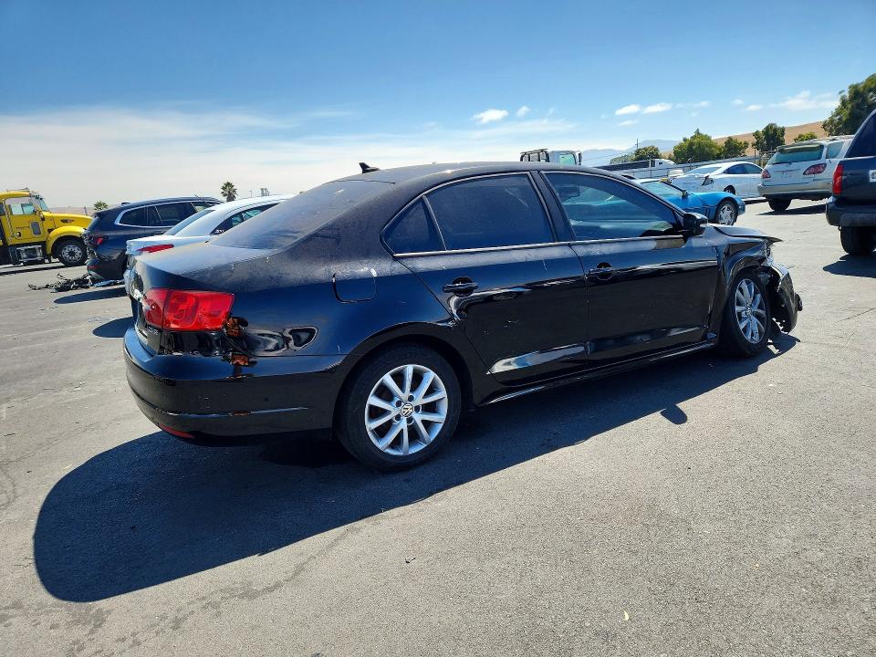 Photo 3 from auction – 2011 VOLKSWAGEN JETTA with VIN 3VWDZ7AJ2BM357913