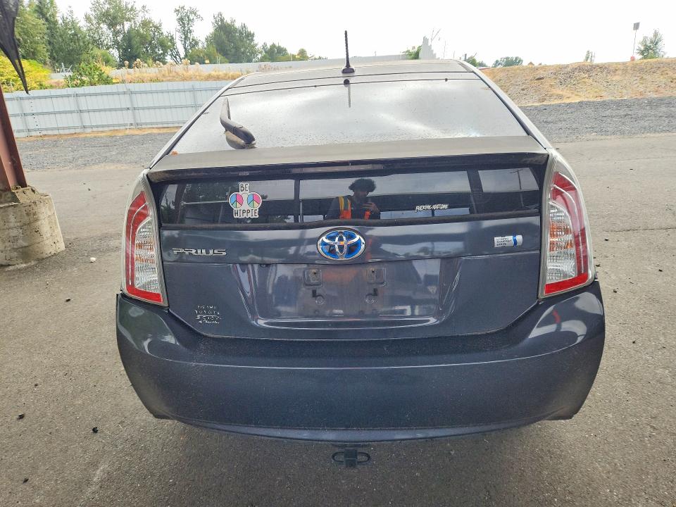 Photo 6 from auction – 2014 TOYOTA PRIUS with VIN JTDKN3DU7E1759996