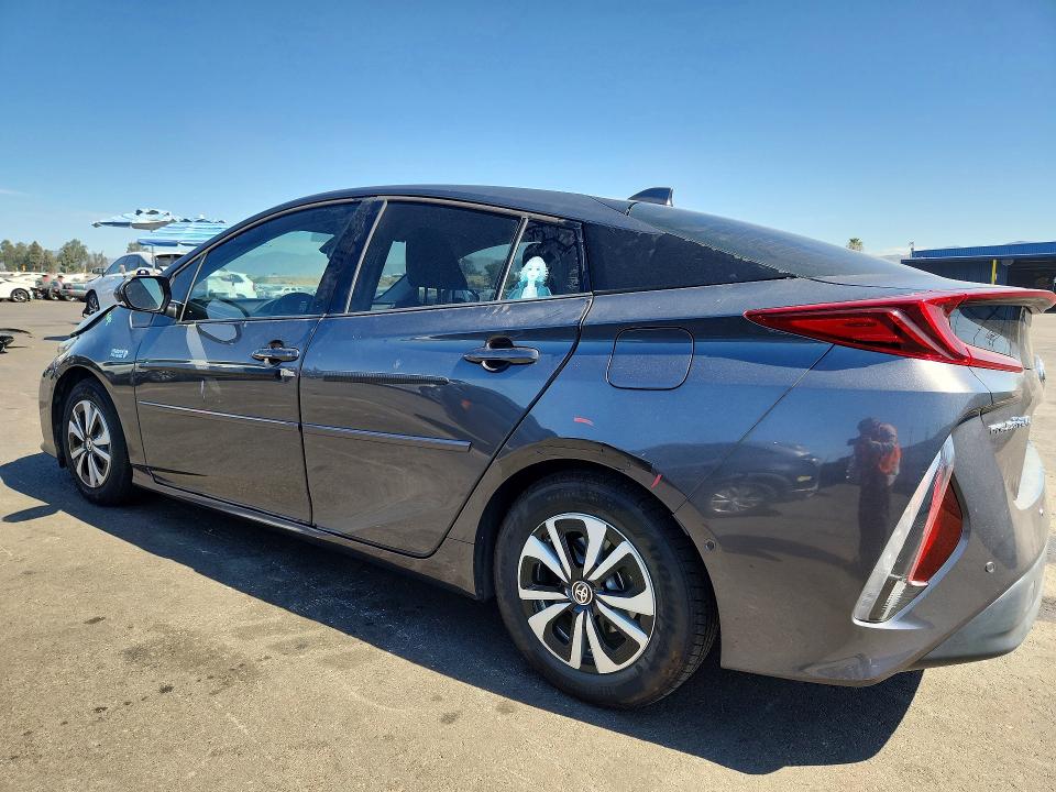 Photo 2 from auction – 2017 TOYOTA PRIUS PRIME with VIN JTDKARFP3H3063845