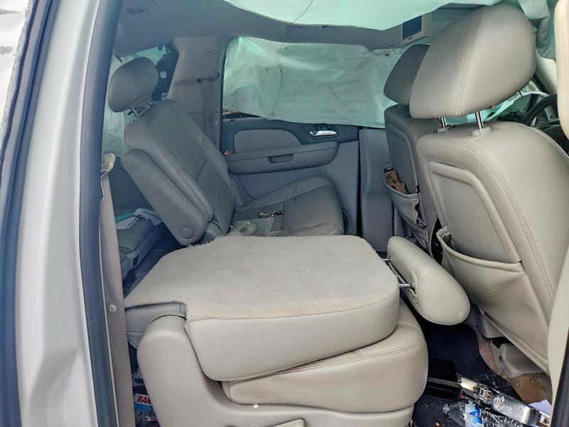 Photo 11 from auction – 2009 CHEVROLET SUBURBAN with VIN 1GNFC360X9R241560