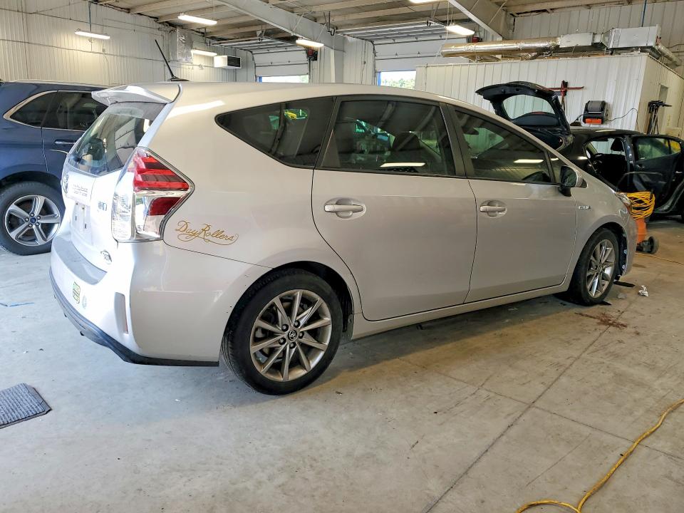 Photo 3 from auction – 2015 TOYOTA PRIUS V with VIN JTDZN3EU8FJ029917