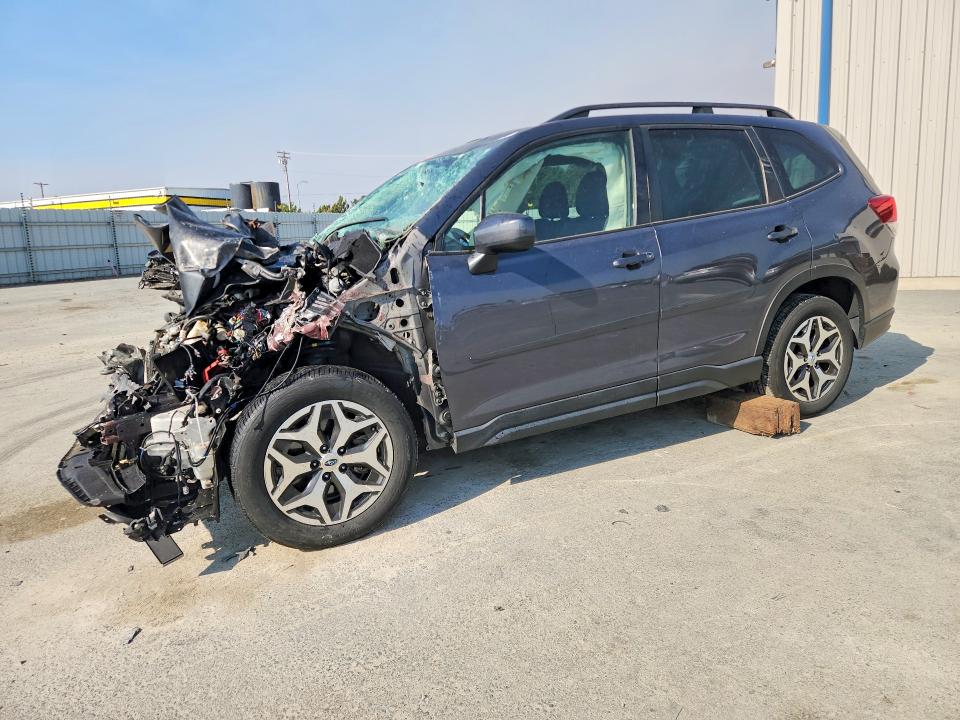 SUBARU FORESTER 2021 with VIN JF2SKAJC5MH542401 - Photo from auction