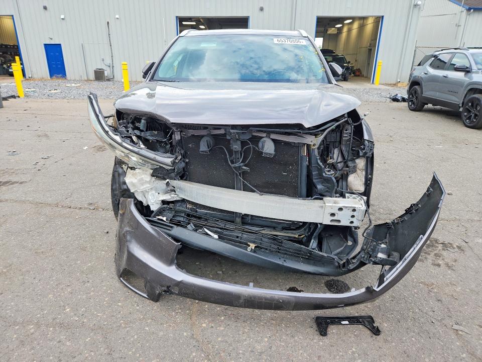 Photo 5 from auction – 2016 TOYOTA HIGHLANDER with VIN 5TDJKRFH0GS338120
