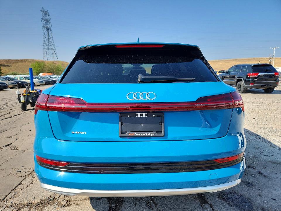 Photo 6 from auction – 2019 AUDI E-TRON with VIN WA1VAAGE2KB021167