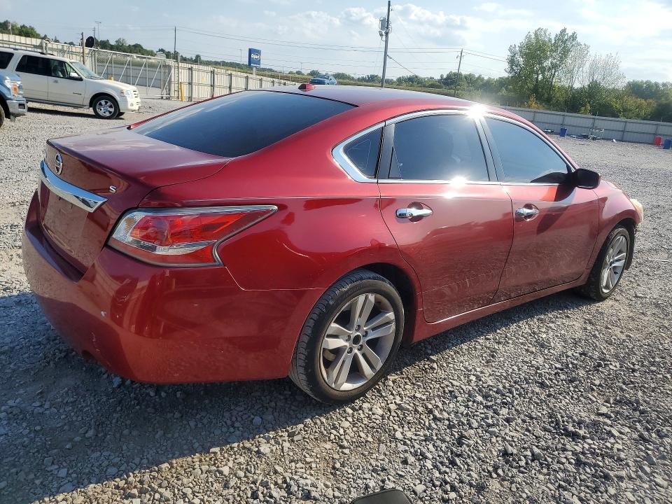 Photo 3 from auction – 2015 NISSAN ALTIMA with VIN 1N4AL3AP9FN320265