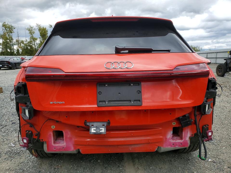 Photo 6 from auction – 2019 AUDI E-TRON with VIN WA1VABGE3KB009955