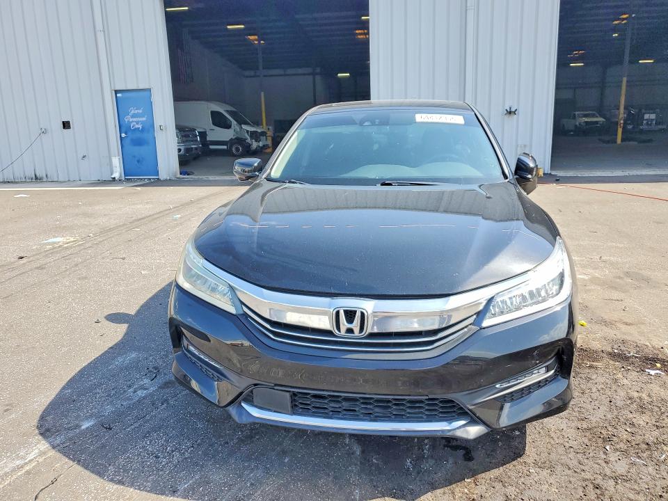 Photo 5 from auction – 2017 HONDA ACCORD with VIN 1HGCR3F99HA026307