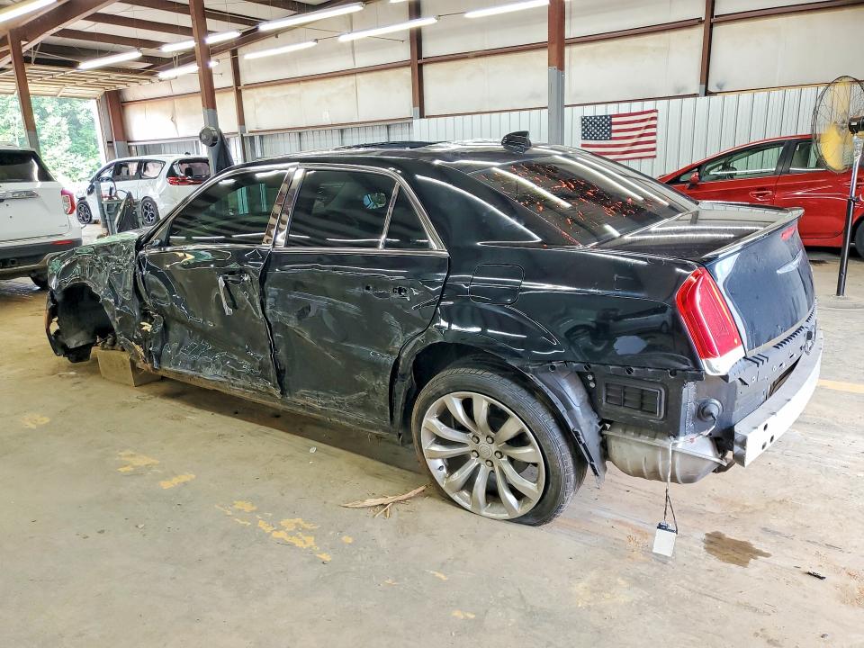 Photo 2 from auction – 2017 CHRYSLER 300C with VIN 2C3CCAEG4HH558557