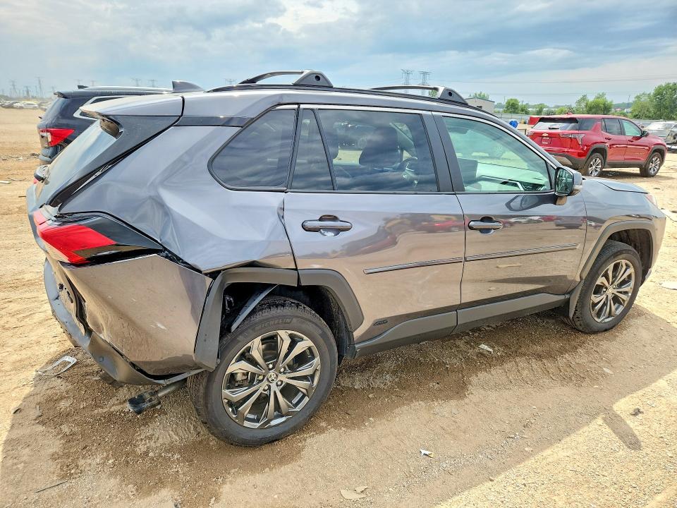 Photo 3 from auction – 2023 TOYOTA RAV4 with VIN 4T3B6RFV3PU138930