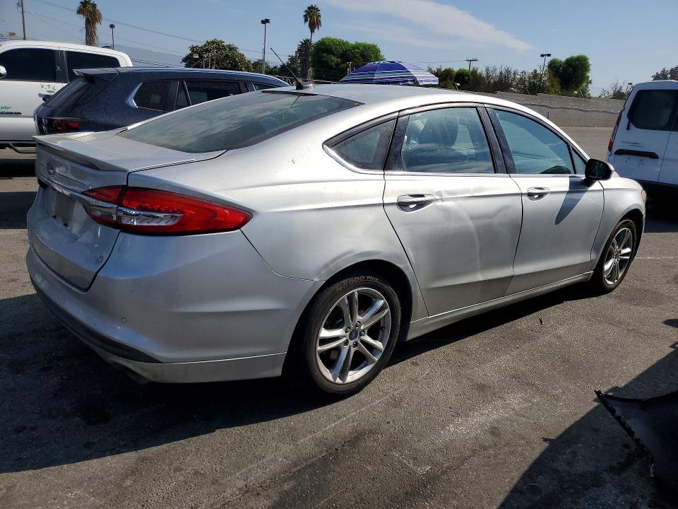 Photo 3 from auction – 2017 FORD FUSION with VIN 3FA6P0LU4HR165250