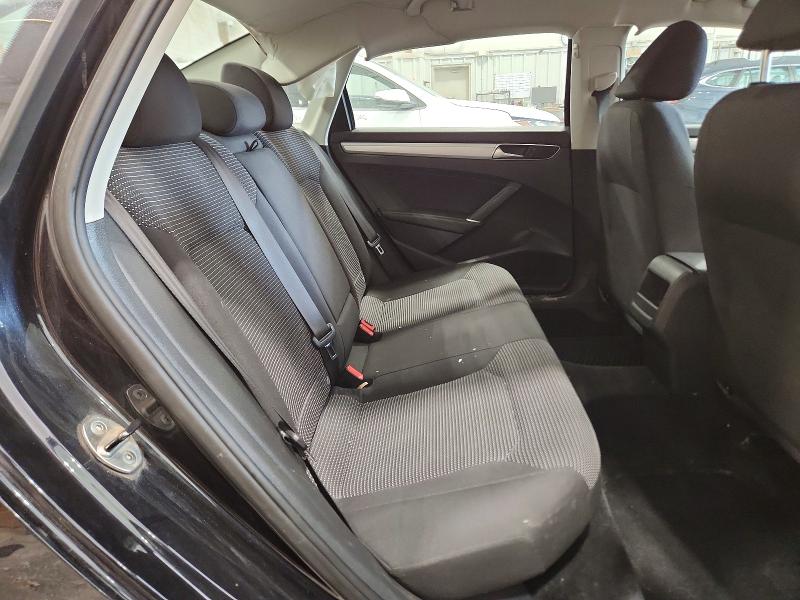 Photo 10 from auction – 2017 VOLKSWAGEN PASSAT with VIN 1VWAT7A38HC045238