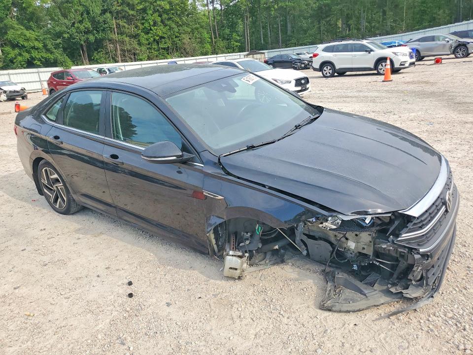 Photo 4 from auction – 2024 VOLKSWAGEN JETTA with VIN 3VWGM7BU2RM050045