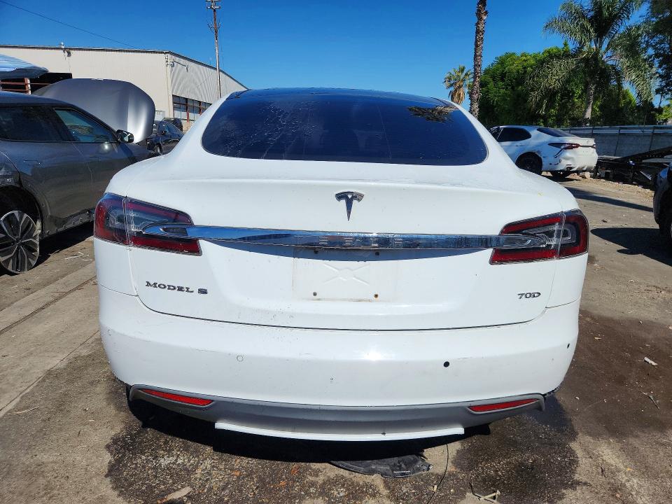 Photo 6 from auction – 2016 TESLA MODEL S with VIN 5YJSA1E28GF134885