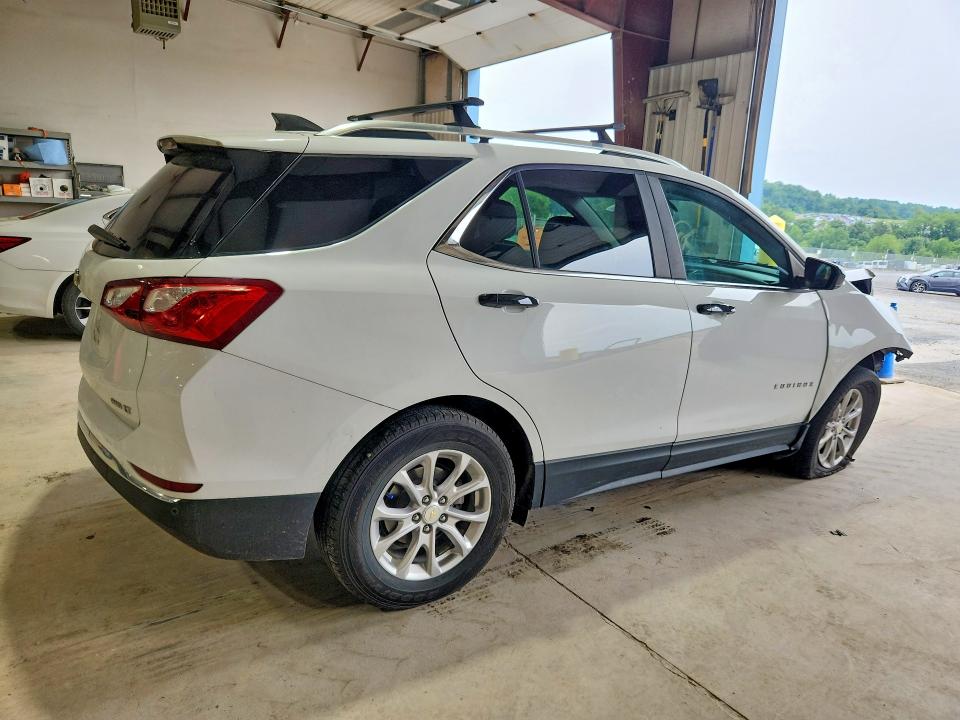 Photo 3 from auction – 2021 CHEVROLET EQUINOX with VIN 3GNAXUEV7MS106964