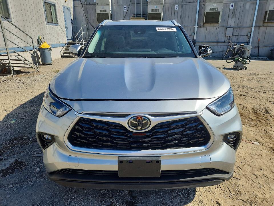 Photo 5 from auction – 2024 TOYOTA HIGHLANDER with VIN 5TDKDRAH5RS053129