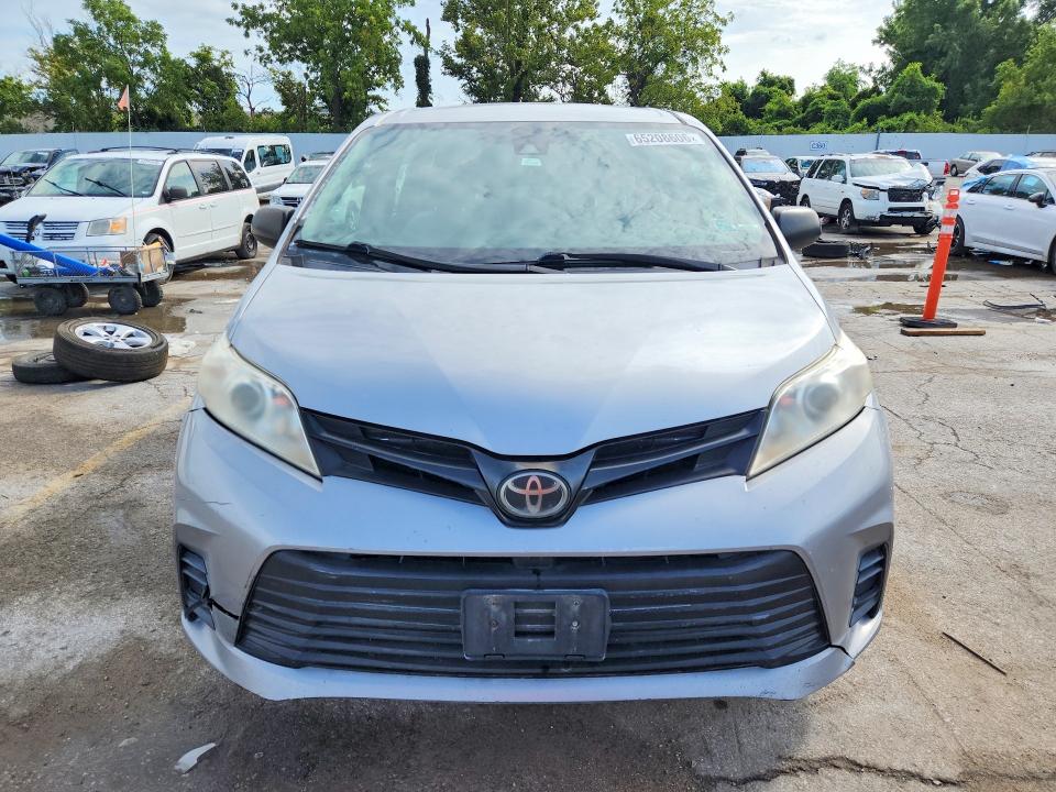 Photo 5 from auction – 2018 TOYOTA SIENNA with VIN 5TDZZ3DC0JS959545