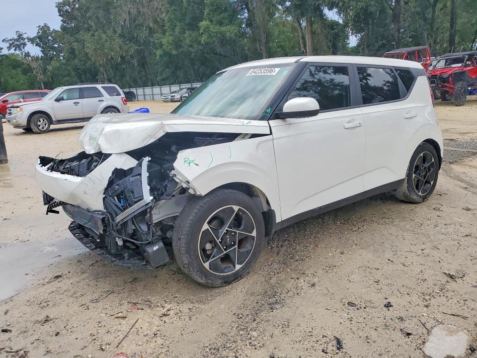 KIA SOUL 2023 with VIN KNDJ33AU5P7864252 - Photo from auction