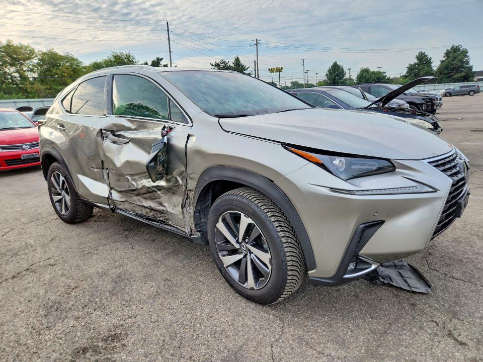 Photo 4 from auction – 2019 LEXUS NX 300 with VIN JTJBARBZ2K2195965