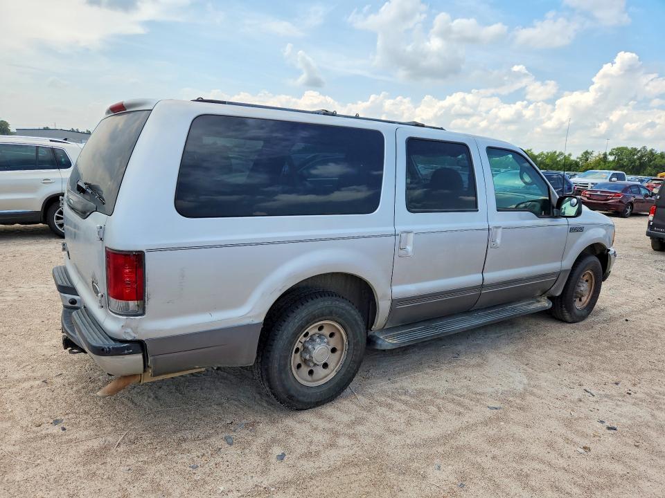 Foto 3 de la subasta – 2001 FORD EXCURSION con VIN 1FMNU40L71EB38386
