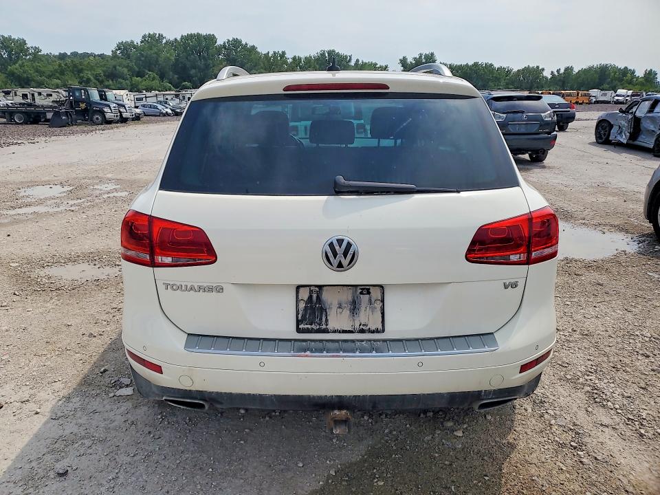 Photo 6 from auction – 2012 VOLKSWAGEN TOUAREG with VIN WVGFF9BP3CD003135