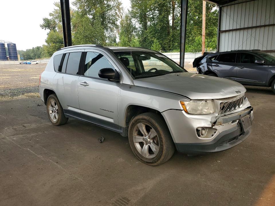 Photo 4 from auction – 2013 JEEP COMPASS with VIN 1C4NJDEB1DD192404