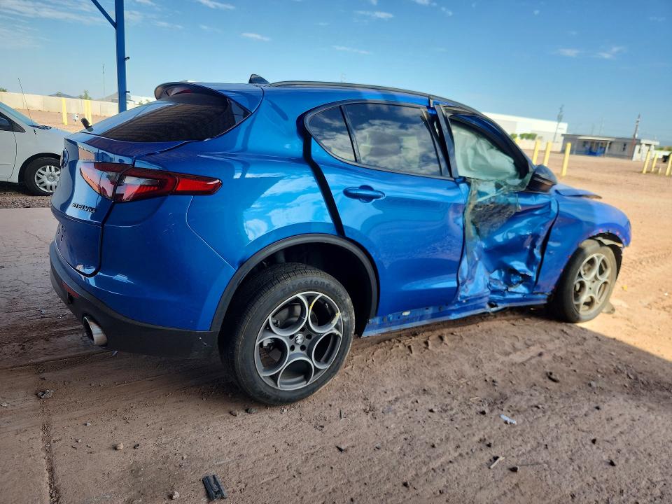 Photo 3 from auction – 2021 ALFA ROMEO STELVIO with VIN ZASPAKAN0M7D00031