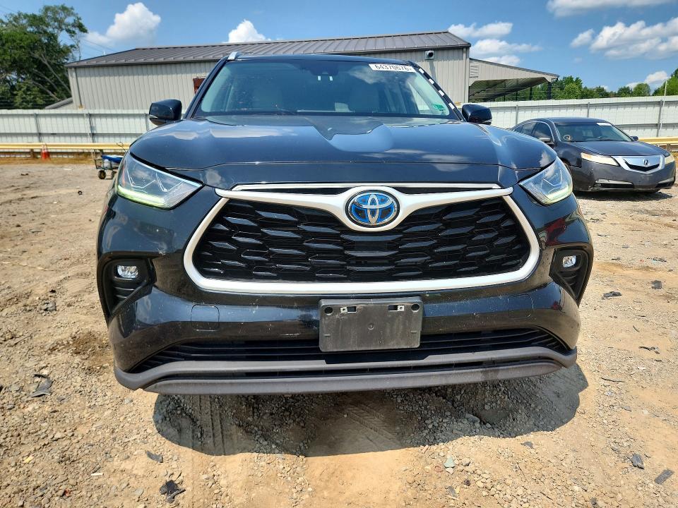 Photo 5 from auction – 2023 TOYOTA HIGHLANDER with VIN 5TDABRCH8PS588273